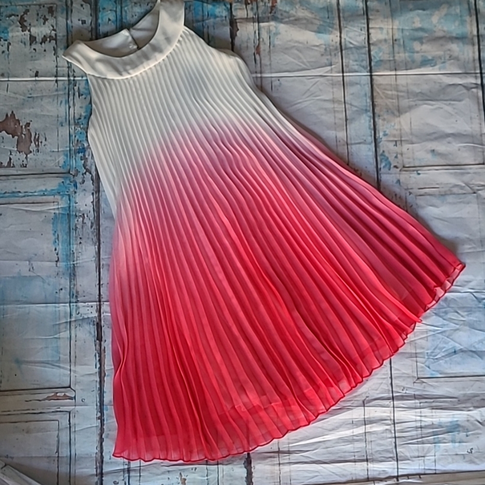 Beautiful girls ombre pleated dress